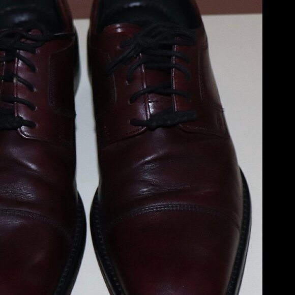 Johnston & Murphy Cap Toed Mens Dress Shoes - Picture 2 of 6